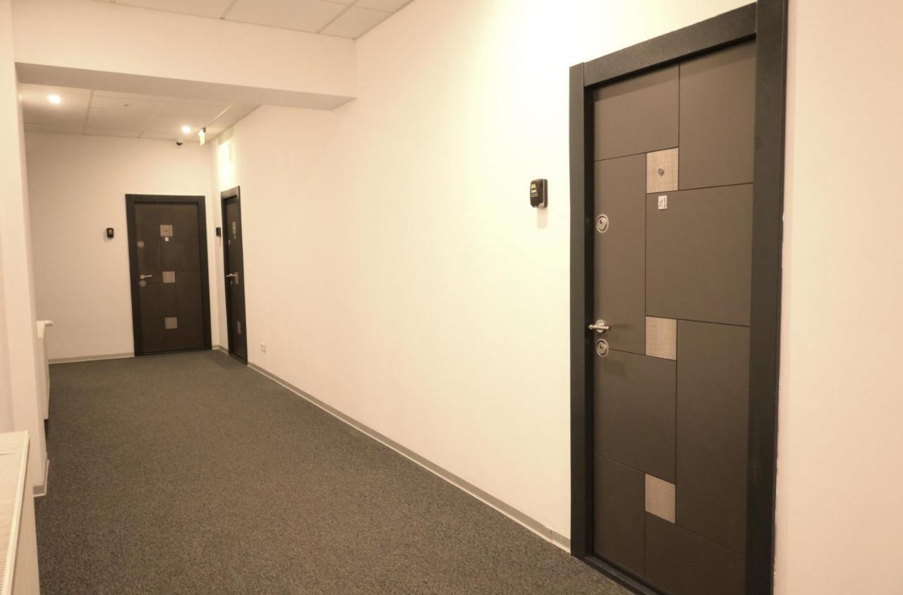 Luana Airport Apartments #5 オトペニ エクステリア 写真